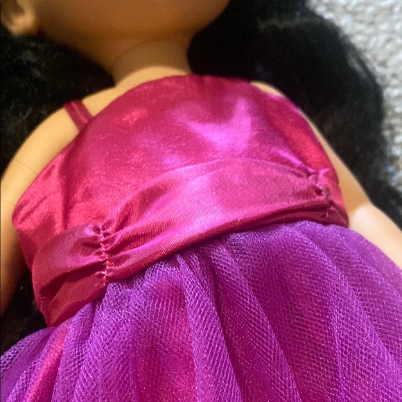 🫶🏼Doll with Black Hair + 2 outfits - Picture 2 of 12